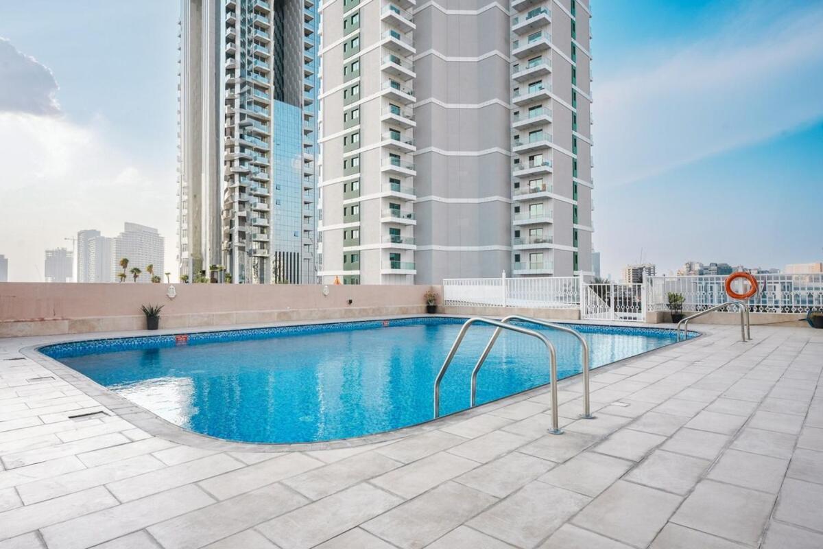 Elegant Sophisticated In Jvc Perfect For 4 Apartment *