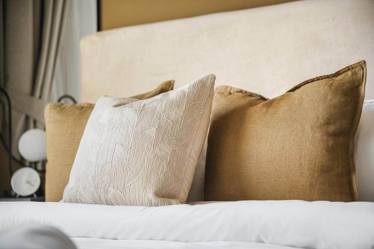 Apartment Elegant Sophisticated In Jvc Perfect For 4 *